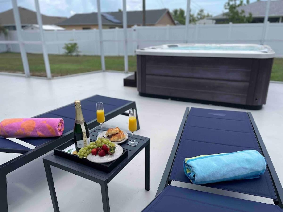Endless Summer Retreat Jacuzzi 3Kingbed Airhockey Κέιπ Κόραλ Εξωτερικό φωτογραφία