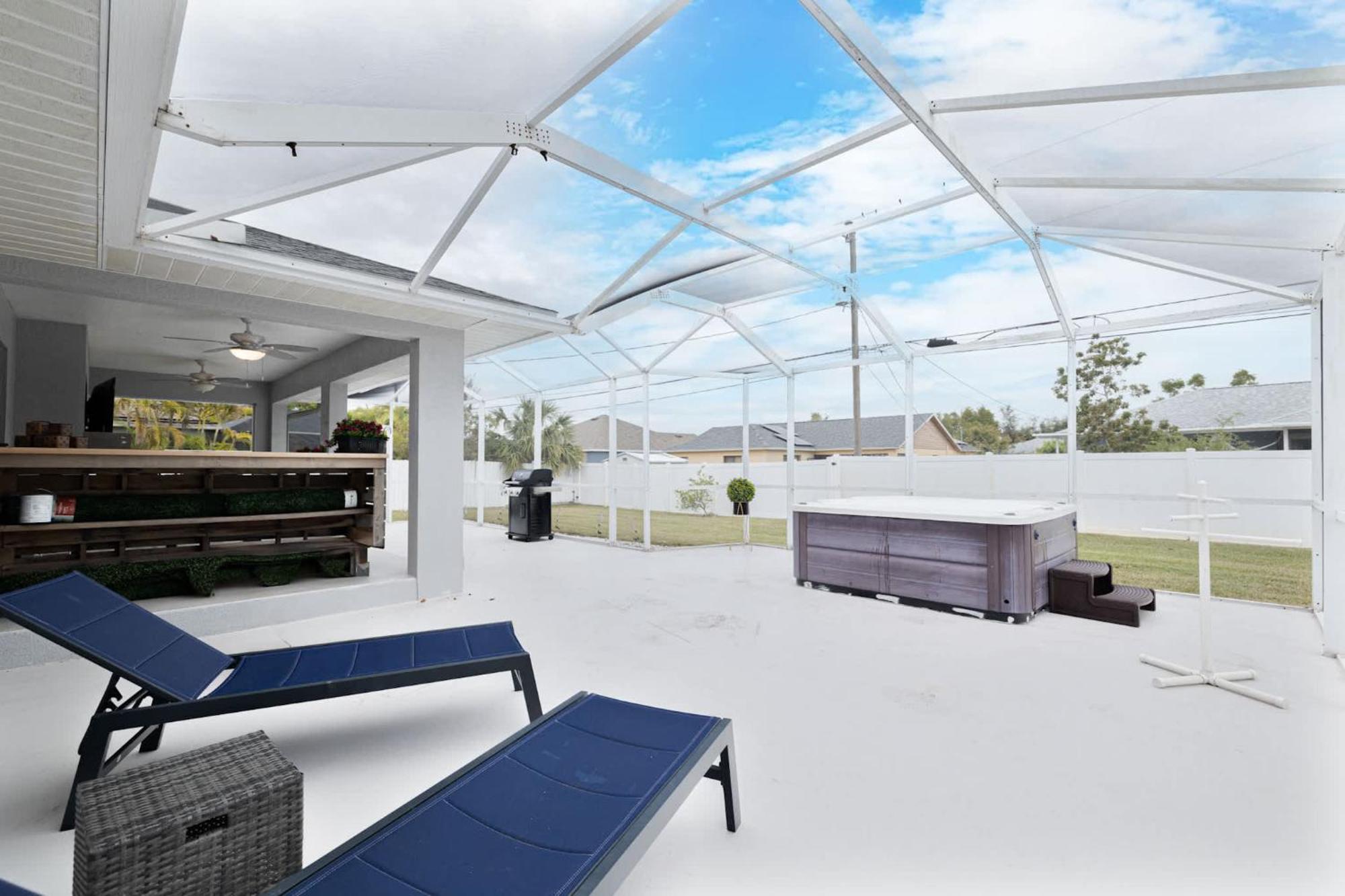 Endless Summer Retreat Jacuzzi 3Kingbed Airhockey Κέιπ Κόραλ Εξωτερικό φωτογραφία